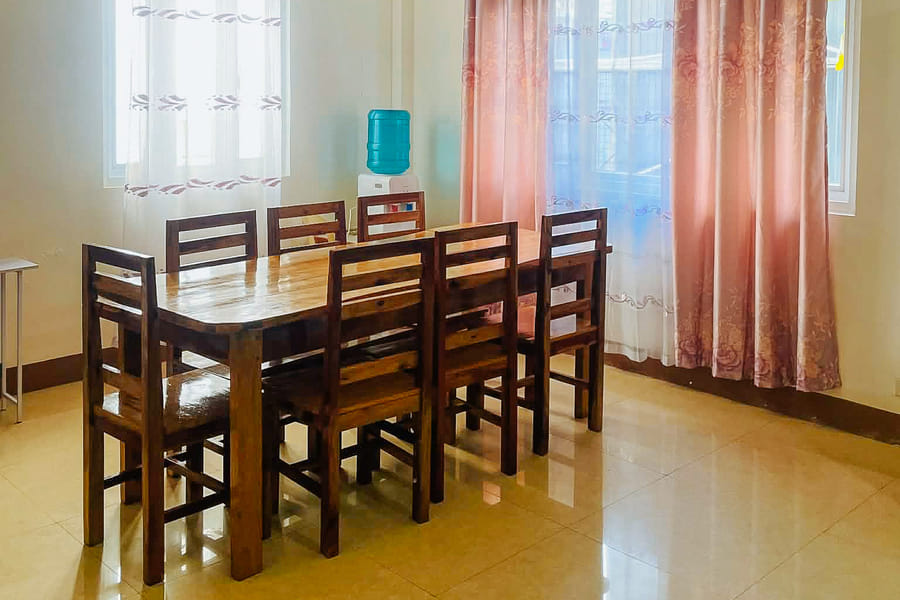 RedDoorz @ E Moreno Boarding and Transient House