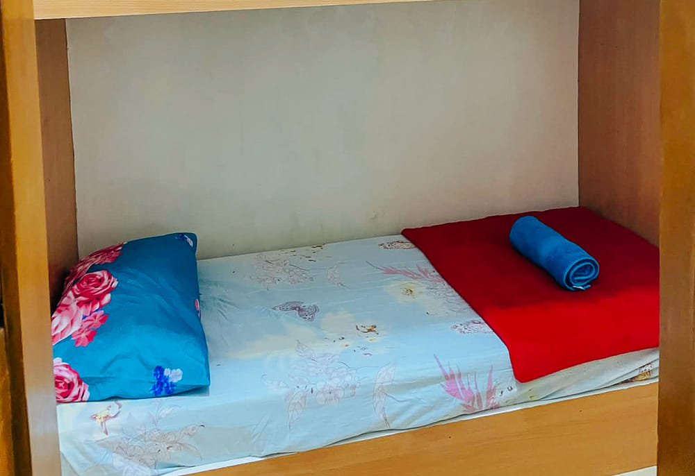 RedDoorz Standard Room
