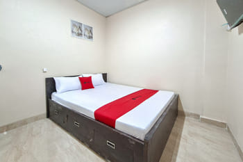 RedDoorz @ Medokan Rungkut Surabaya