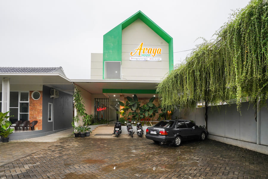 RedDoorz @ Araya House Ngawi