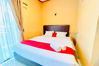 RedDoorz @ Hotel Dieng Berastagi