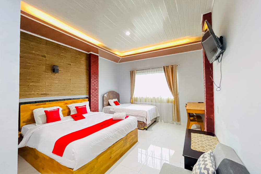 RedDoorz Family Room