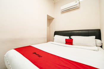 RedDoorz @ Fella Homestay Glugur Medan