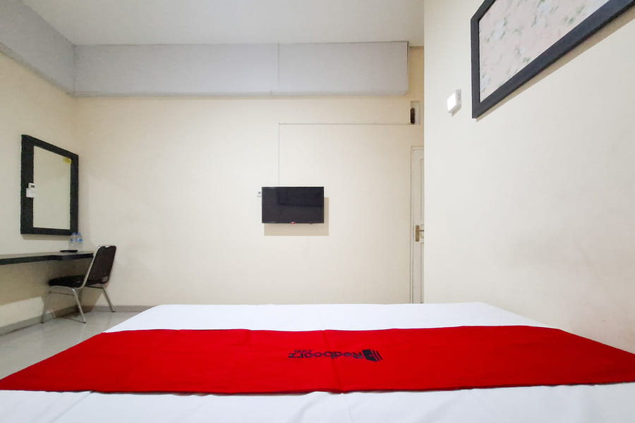 RedDoorz @ Hotel Galaksi Ponorogo