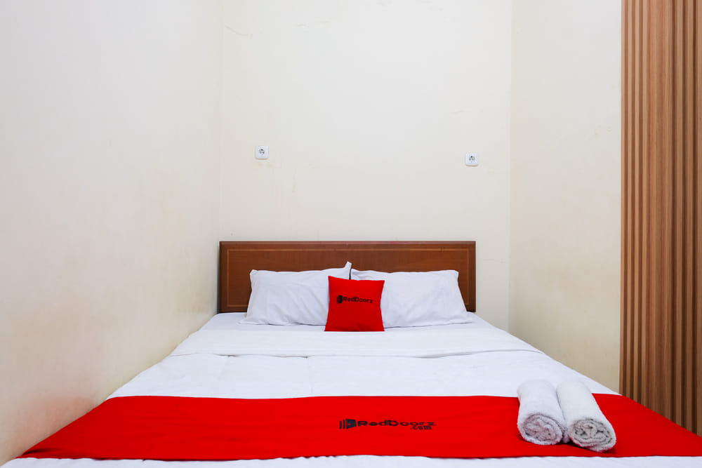 RedDoorz Room