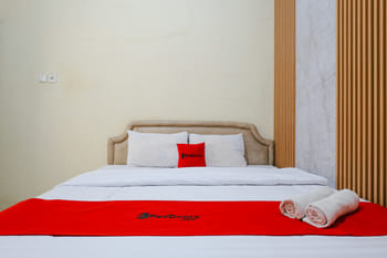 RedDoorz Syariah near Terminal Mendolo Wonosobo 2