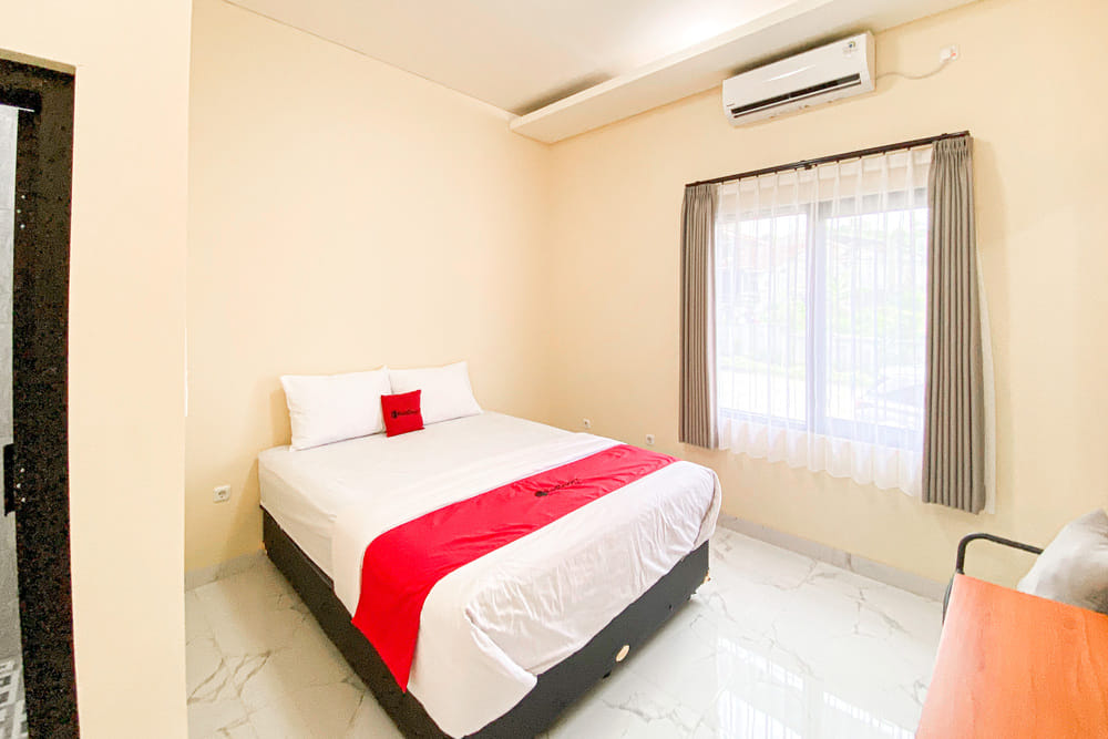 RedDoorz Room