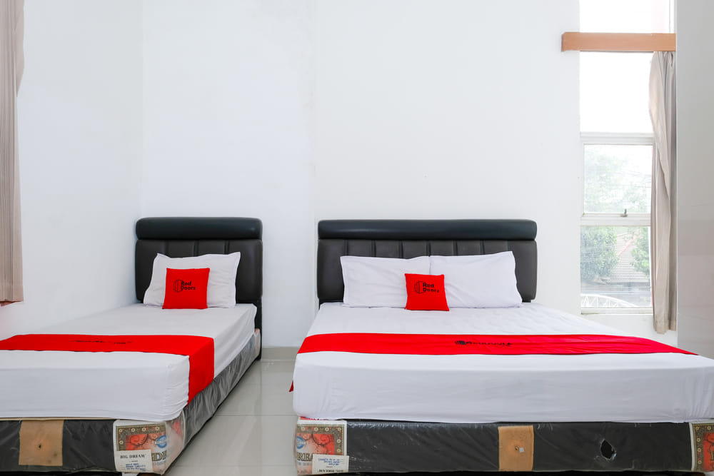 RedDoorz Family Room