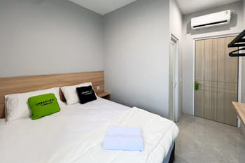 Urbanview Manukan Family Inn Surabaya