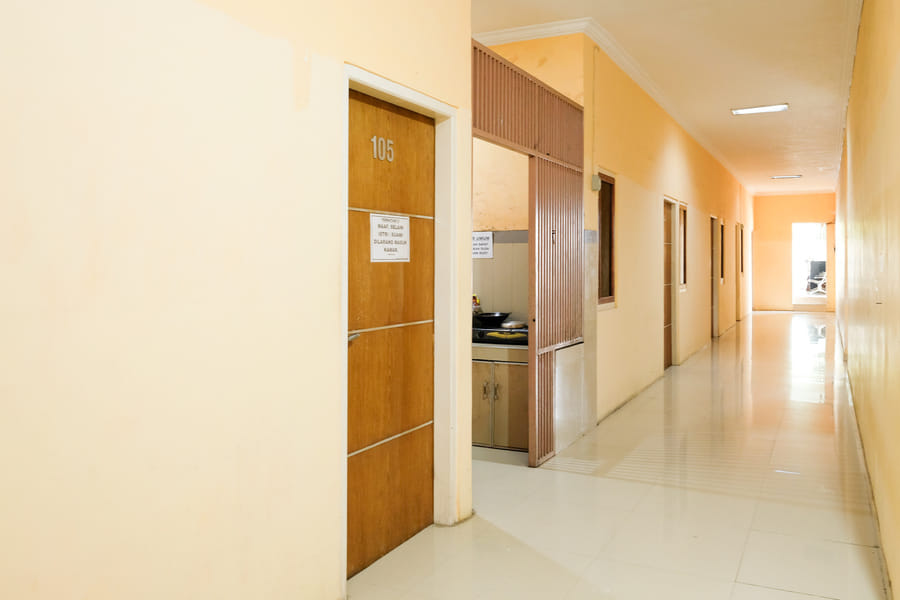 RedDoorz near RSUD Kardinah Tegal