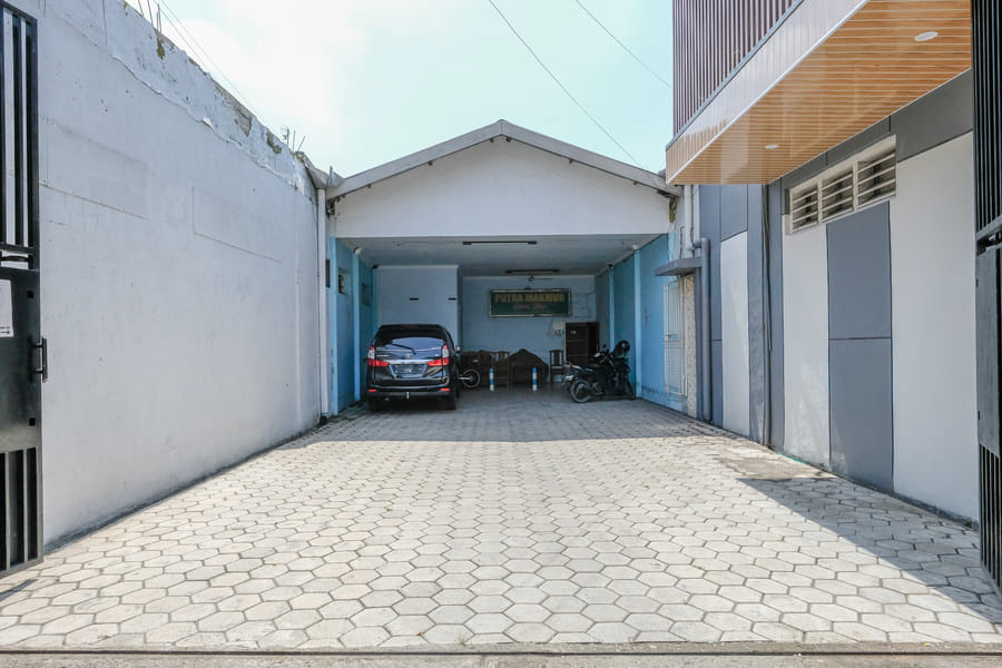 RedDoorz near RSUD Kardinah Tegal