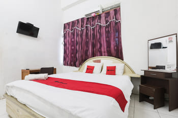 RedDoorz near Gapura Kota Banjarmasin