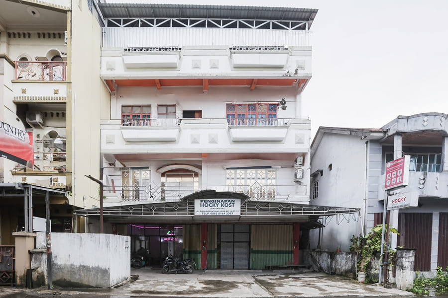 RedDoorz near Gapura Kota Banjarmasin