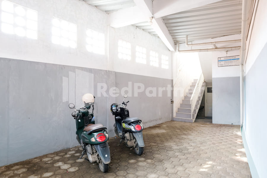 Kaku Maru Kostel Mitra RedDoorz