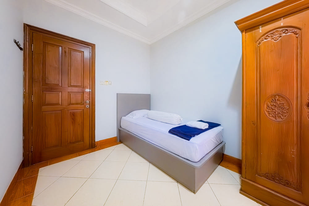 Single room with Sharing Bathroom