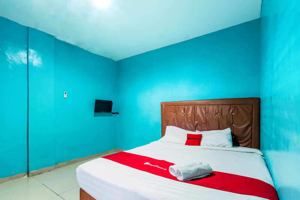 RedDoorz Deluxe Room