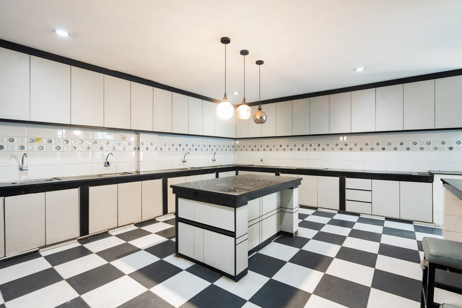 RedDoorz Hostel @ FInest Medan