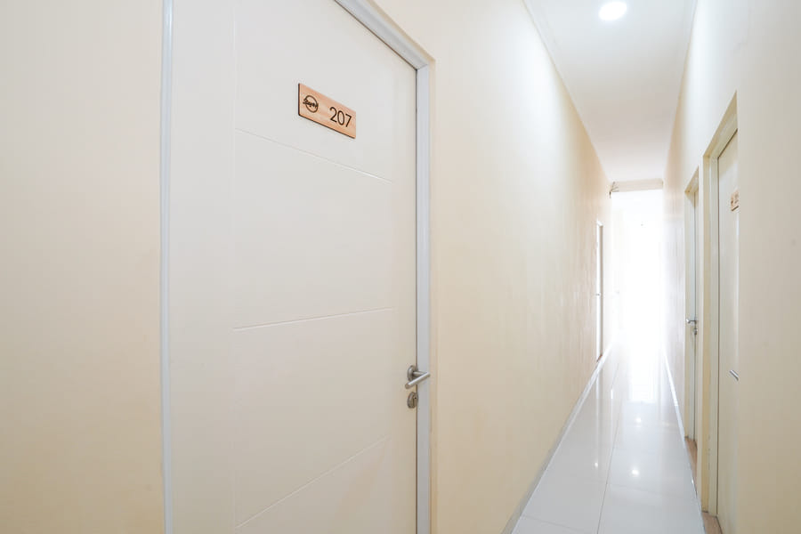 Urbanview Stay @H jakal