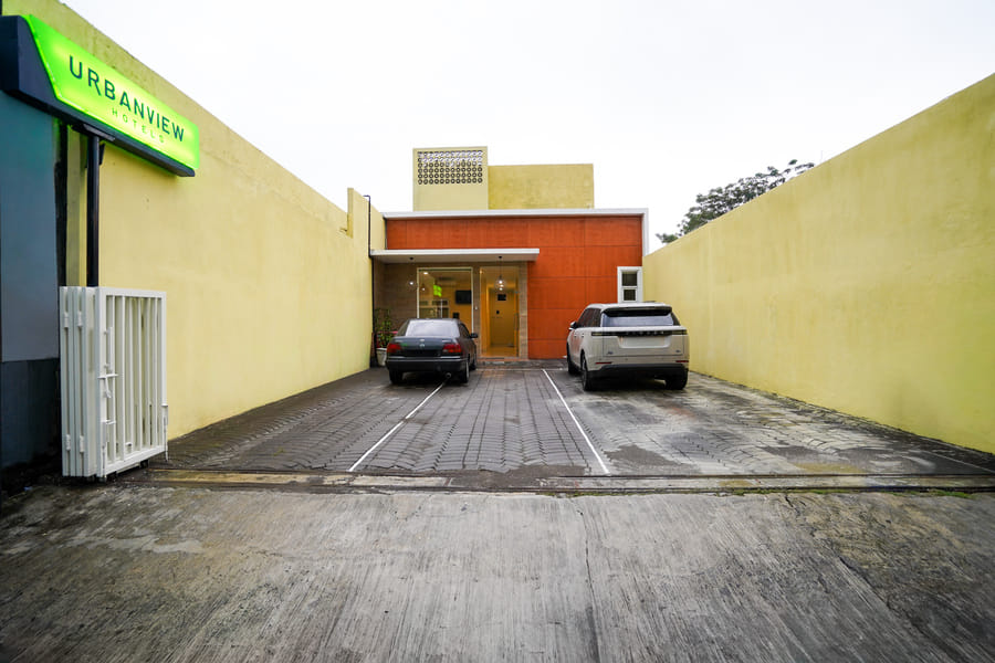 Urbanview Stay @H jakal