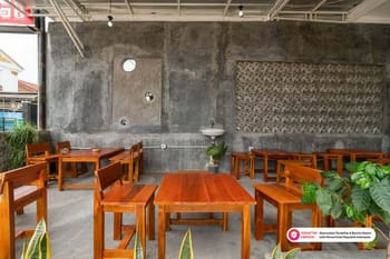 RedDoorz Plus near Universitas Saburai Lampung