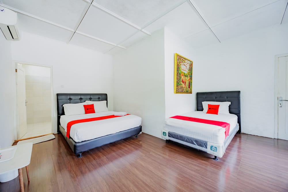 RedDoorz Family Room