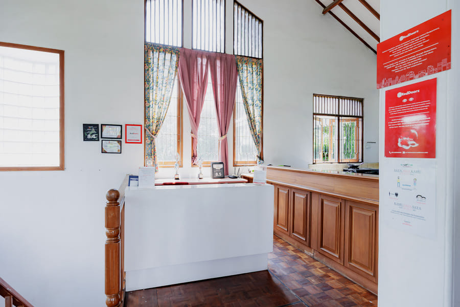 RedDoorz Plus @ Megamendung Puncak 2