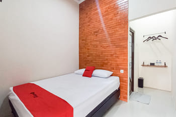 RedDoorz near RSUD Gambiran Kota Kediri