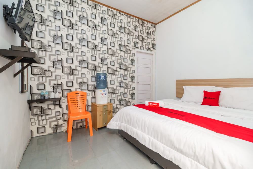 RedDoorz Room