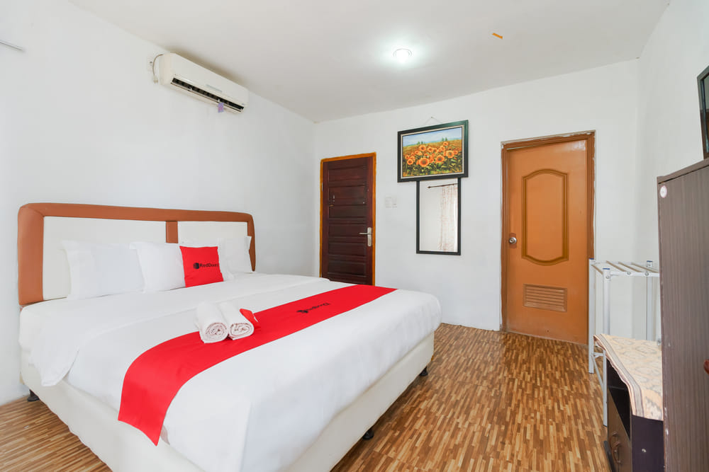 RedDoorz Room