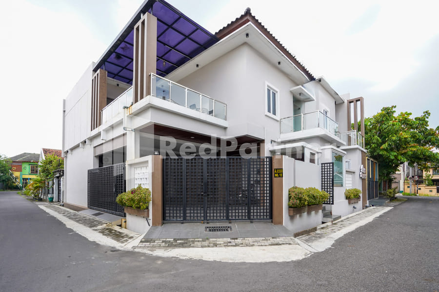 Griya Banyuanyar Syariah Near Graha Saba Buana Mitra RedDoorz