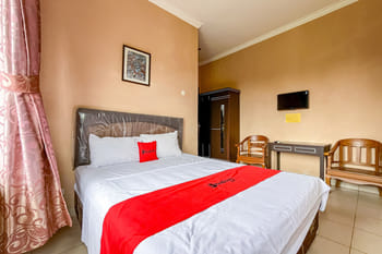 RedDoorz Casa Delray Syariah @ Pantai Pelabuhan Ratu