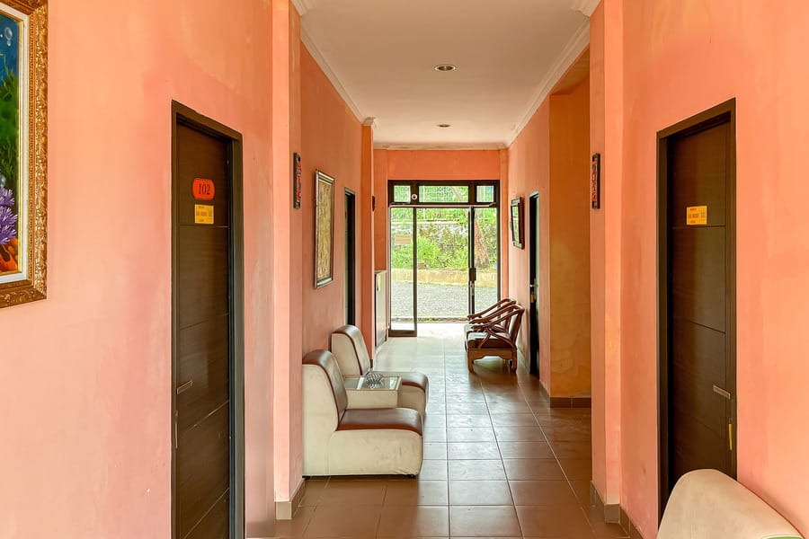 RedDoorz Casa Delray Syariah @ Pantai Pelabuhan Ratu