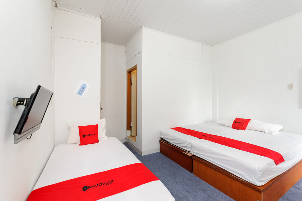 RedDoorz Family Room