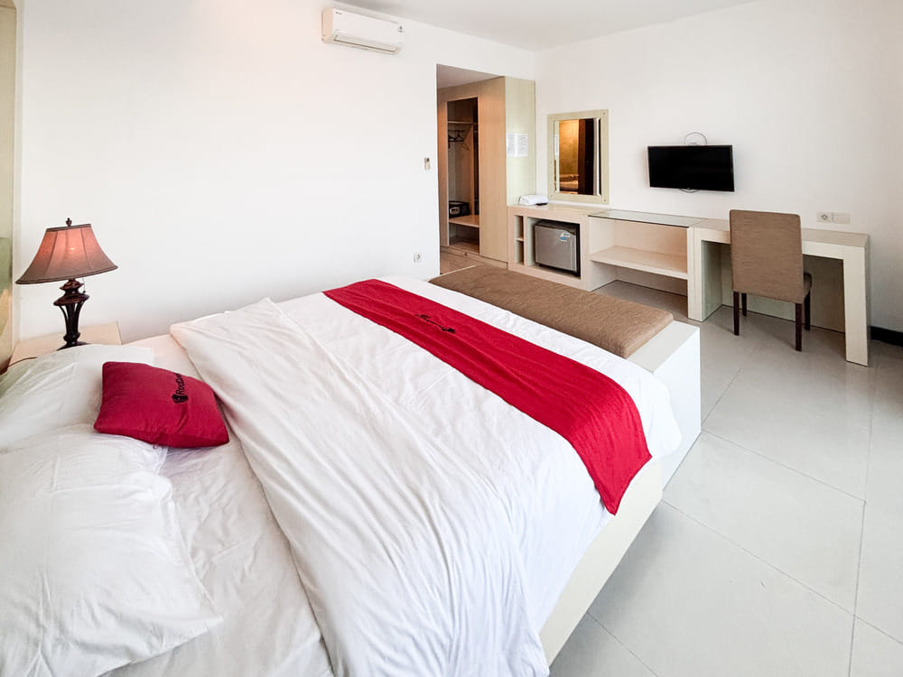 RedDoorz Room