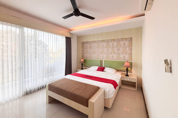 RedDoorz @ First Homestay Bypass Kuta