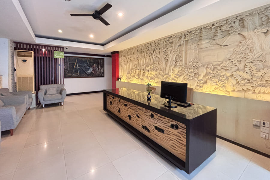 RedDoorz @ First Homestay Bypass Kuta