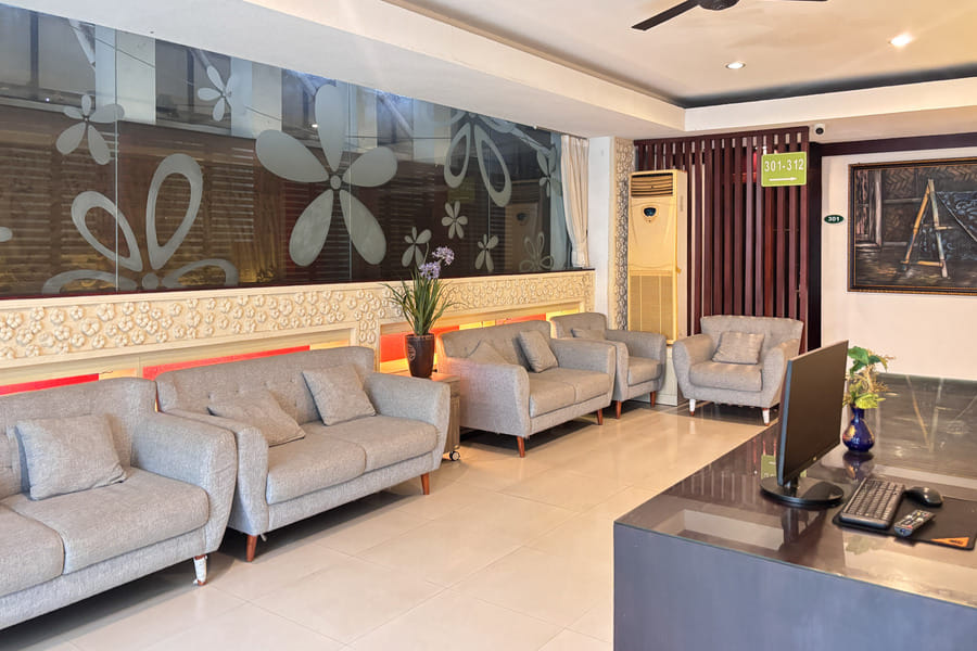 RedDoorz @ First Homestay Bypass Kuta