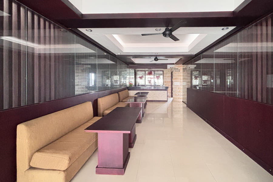 RedDoorz @ First Homestay Bypass Kuta