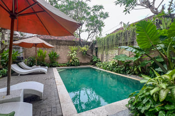 Urbanview Hotel Grand Pudjawan near Kuta Beach