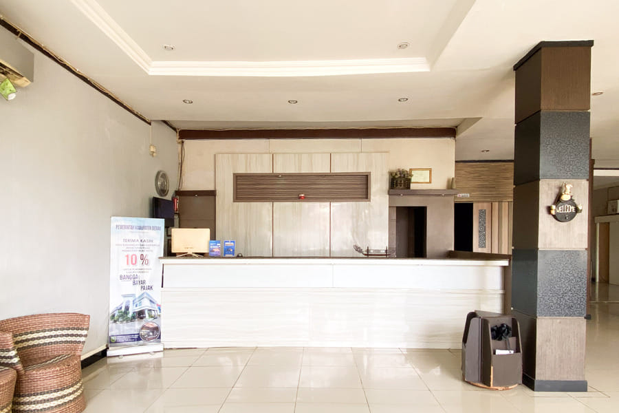 RedDoorz @ Berau Plaza Tanjung Redeb