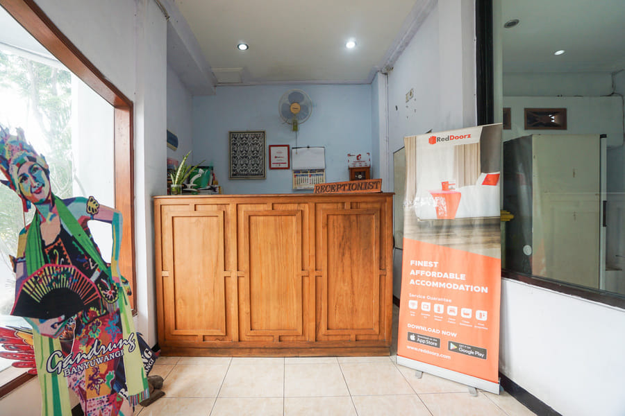 RedDoorz near Pantai Boom