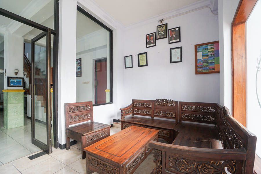 RedDoorz near Pantai Boom