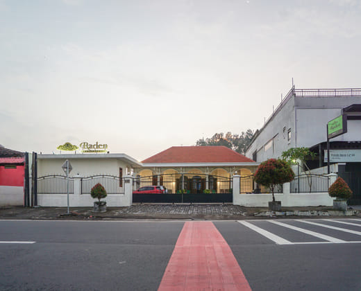 Urbanview Raden Mansion Jember