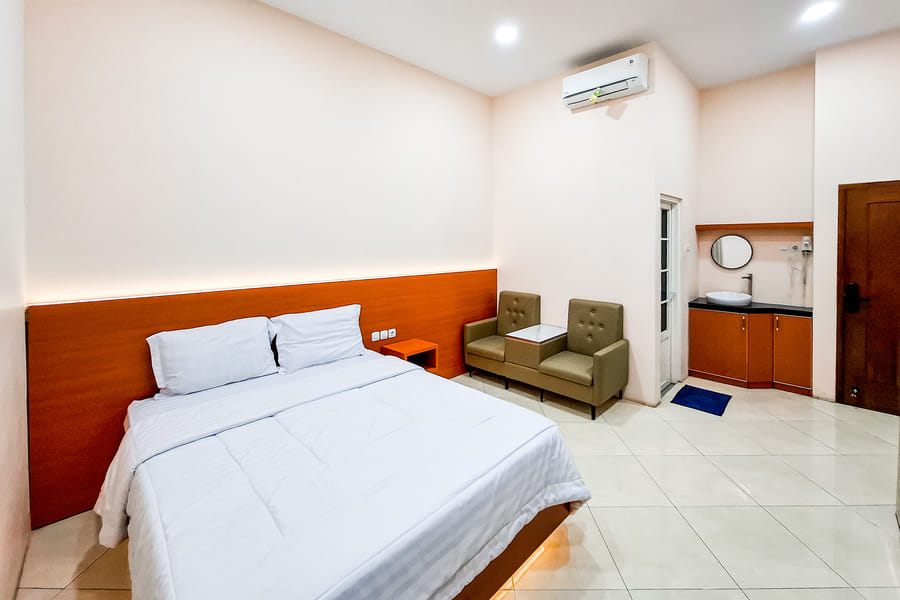 Abbas Syariah Hotel near Menara Kudus Mitra RedDoorz