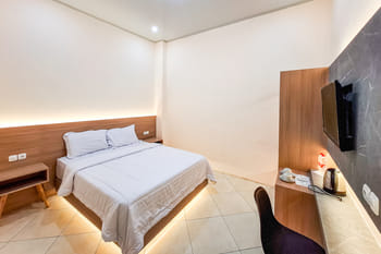 Abbas Syariah Hotel near Menara Kudus Mitra RedDoorz