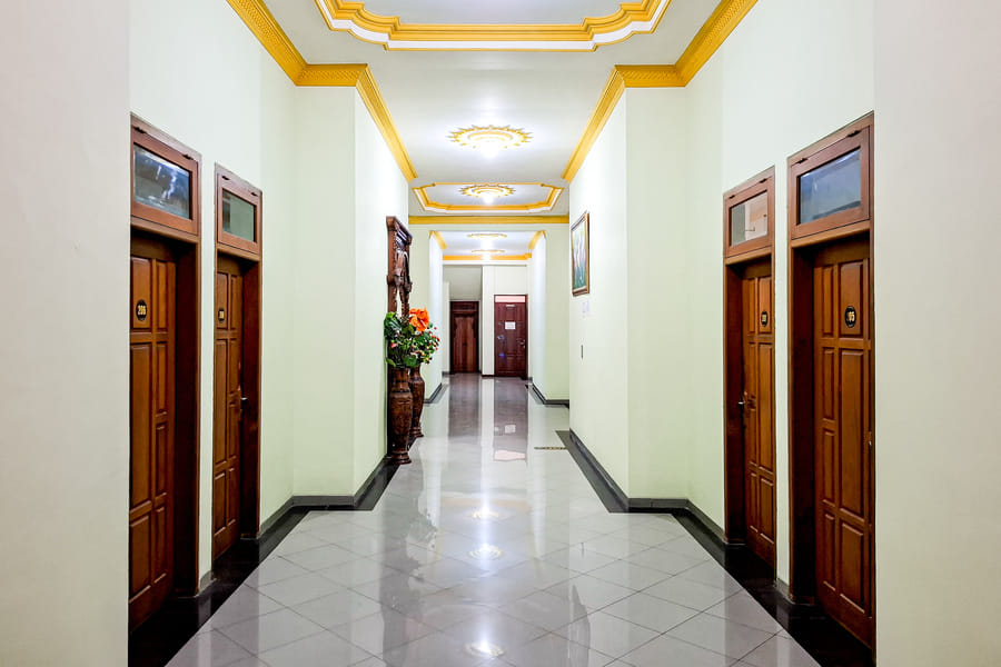 Abbas Syariah Hotel near Menara Kudus Mitra RedDoorz