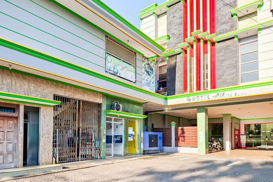 Abbas Syariah Hotel near Menara Kudus Mitra RedDoorz