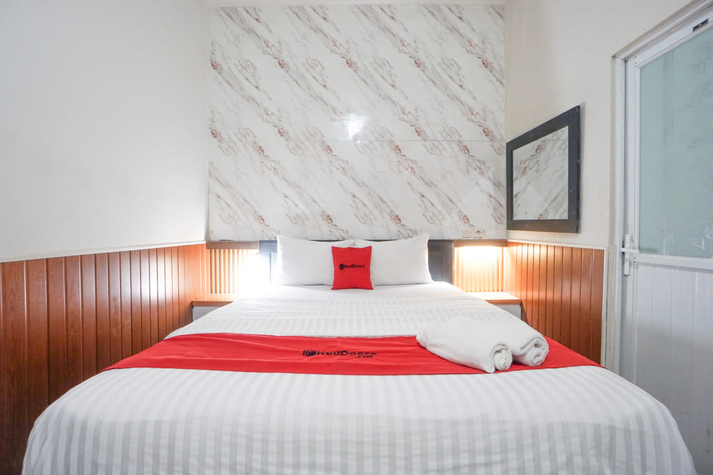 RedDoorz Room