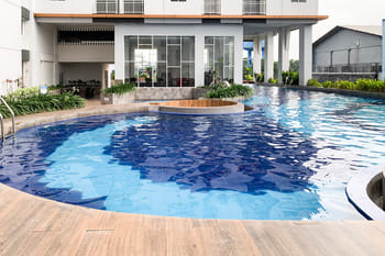 Urbanview Hotel @ Suncity Residence Apartemen Sidoarjo