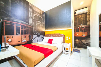 RedDoorz @ Jalan Tanjung Blitar